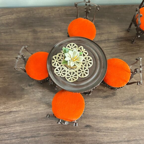 Lot of 8 Vintage Tin Can Scroll Tramp Art with Orange Stuffed Velvet Seats Table - Picture 5 of 6